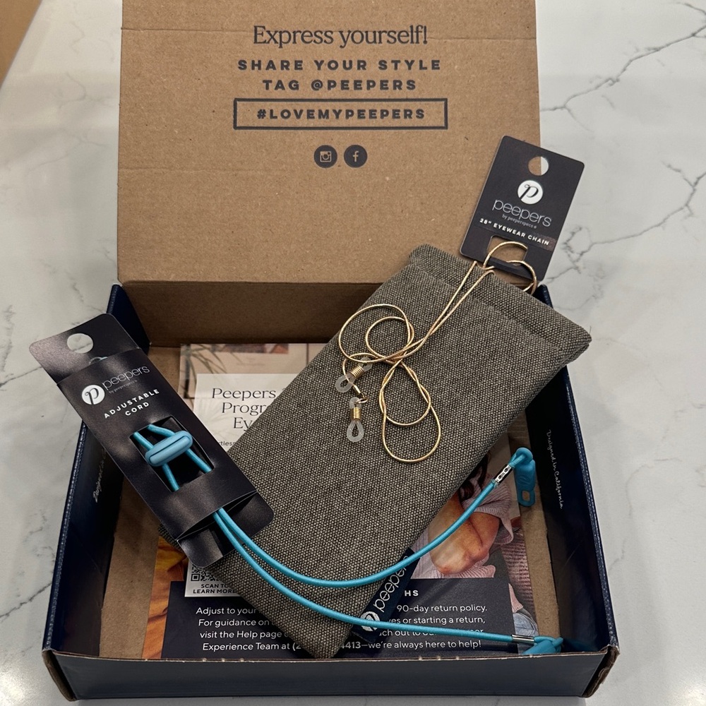 NWT Peepers Gold Eyewear Chain with Gray Case and Blue Adjustable Eyeglass Cord